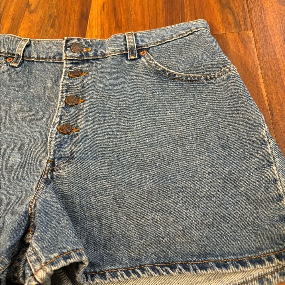 Levi’s vintage 90’s white tab denim shorts - Picture 3 of 6
